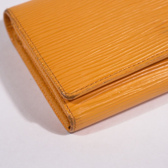 Louis Vuitton Epi Portmonnaie Billets Tresor Leather Bifold Wallet - Picture 4 of 10
